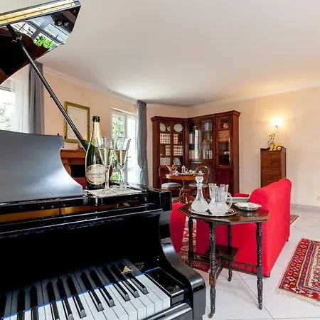 Luxury Home-near The Sea Garden Apartment *