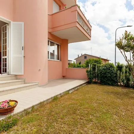Luxury Home-near The Sea Garden Apartment *