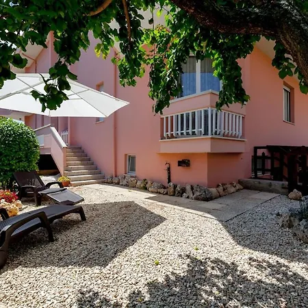 Apartment Luxury Home-near The Sea Garden