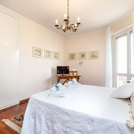 Apartmán Luxury Home-near The Sea Garden